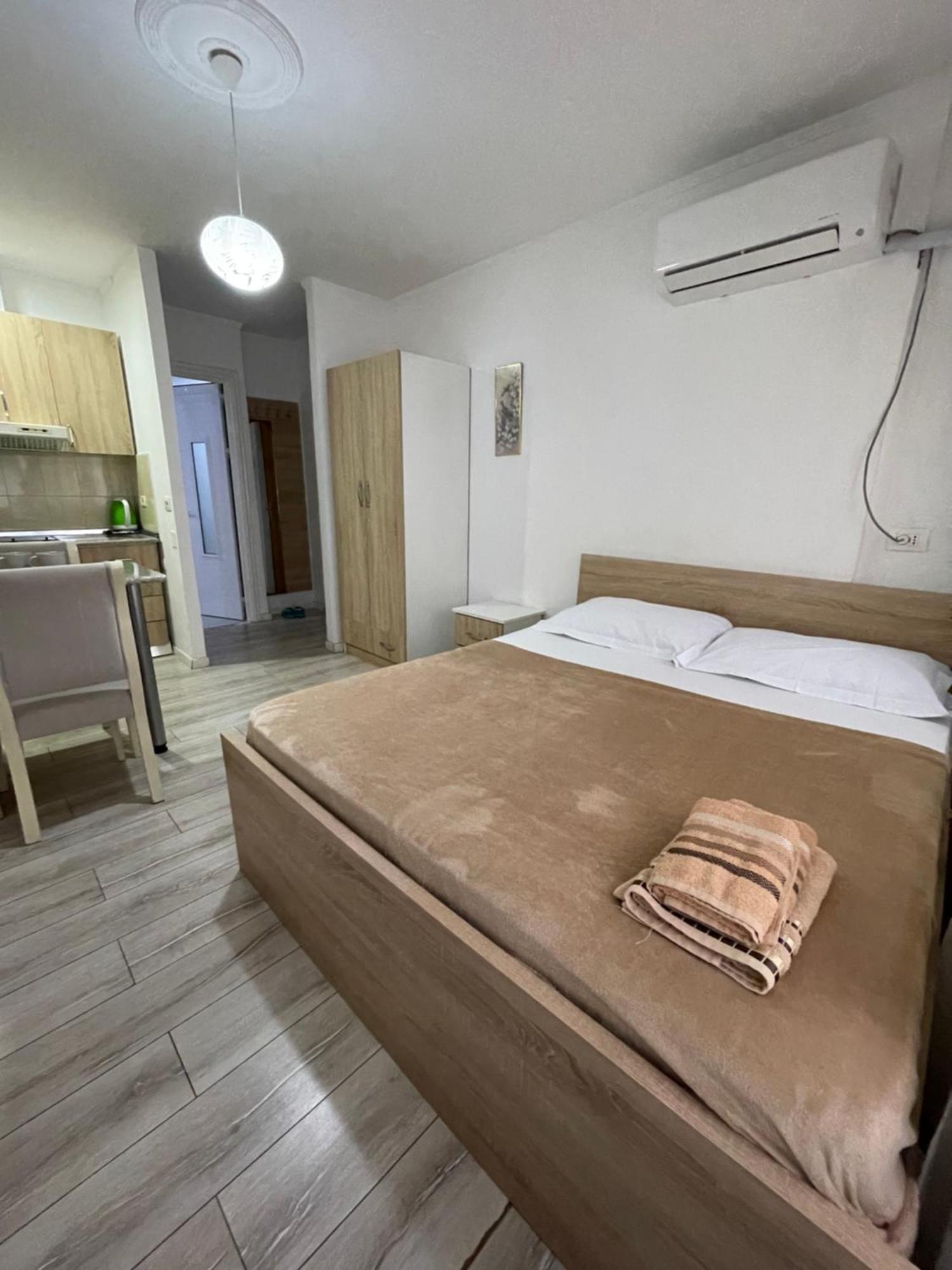 Downtown Modern Studio Apartment تيرانا المظهر الخارجي الصورة
