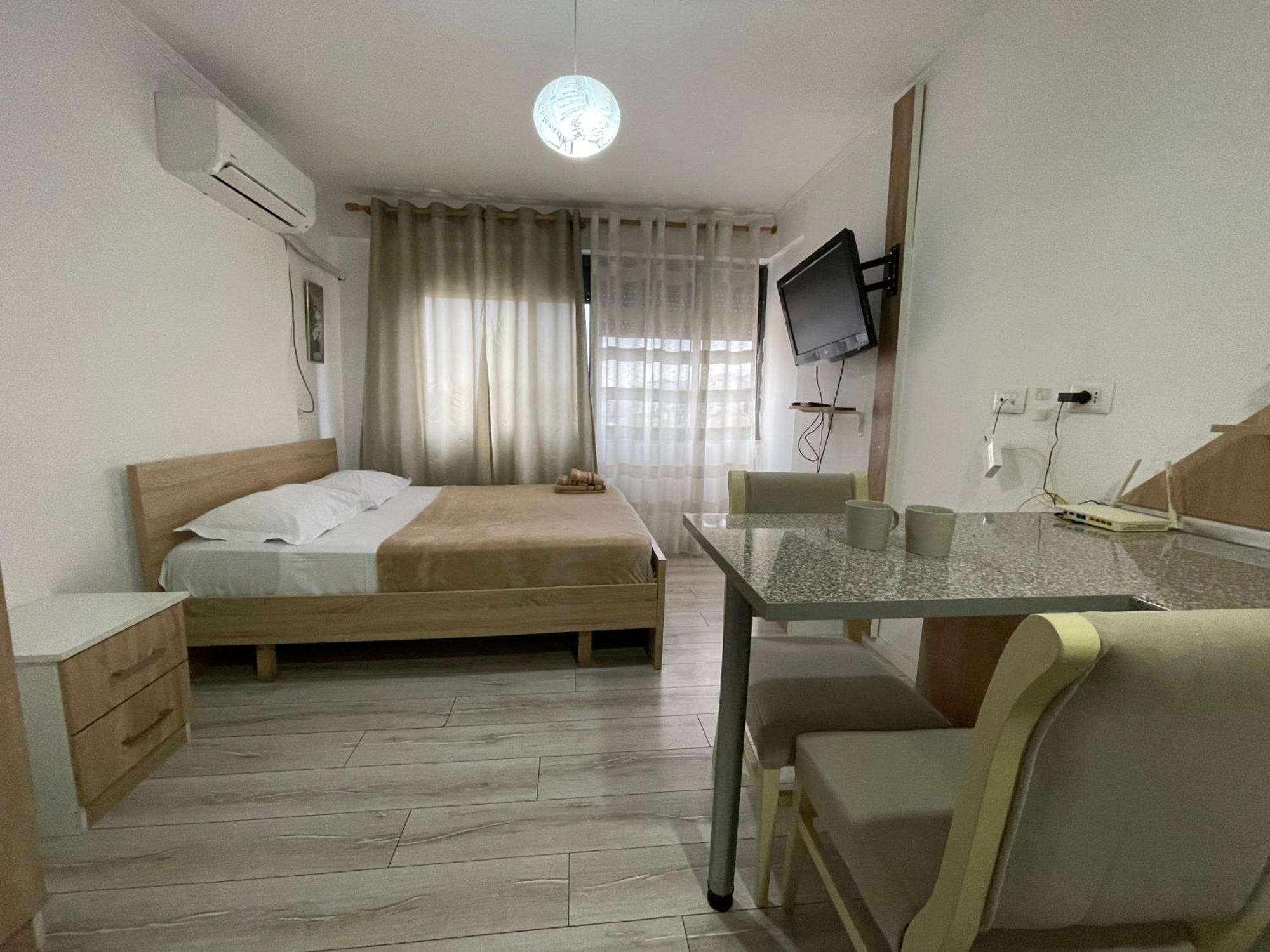Downtown Modern Studio Apartment تيرانا المظهر الخارجي الصورة